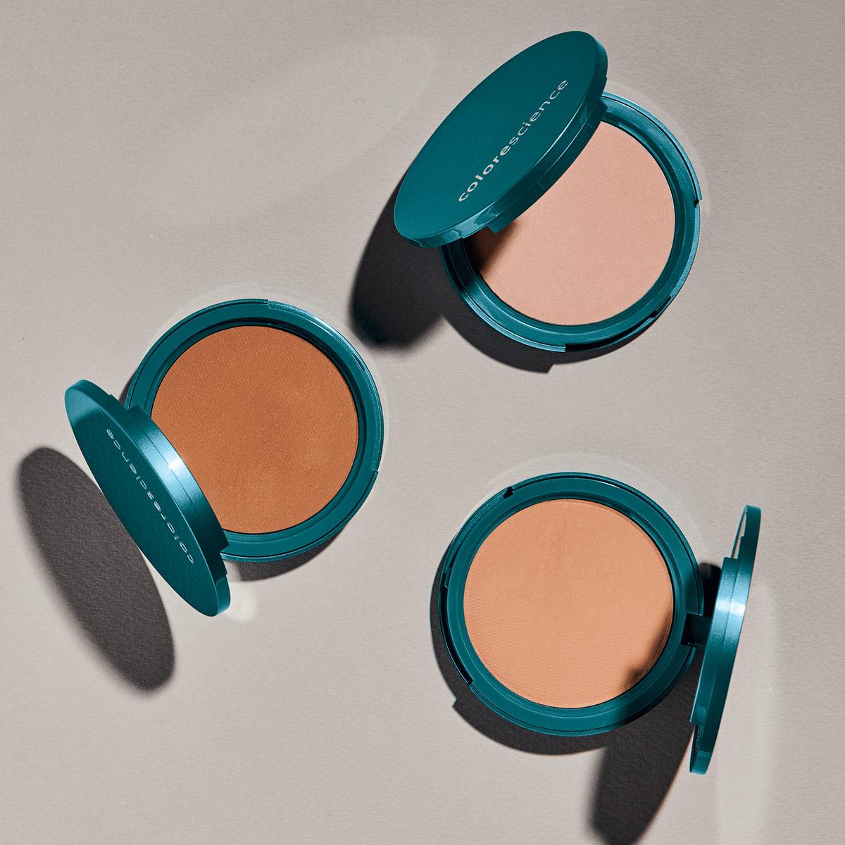 Colorescience Natural Finish Mineral Foundation SPF 20 - Detailansicht 11