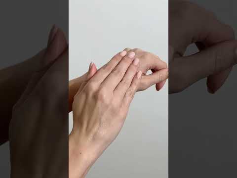 iS Clinical Reparative Moisture Emulsion – Produktvideo